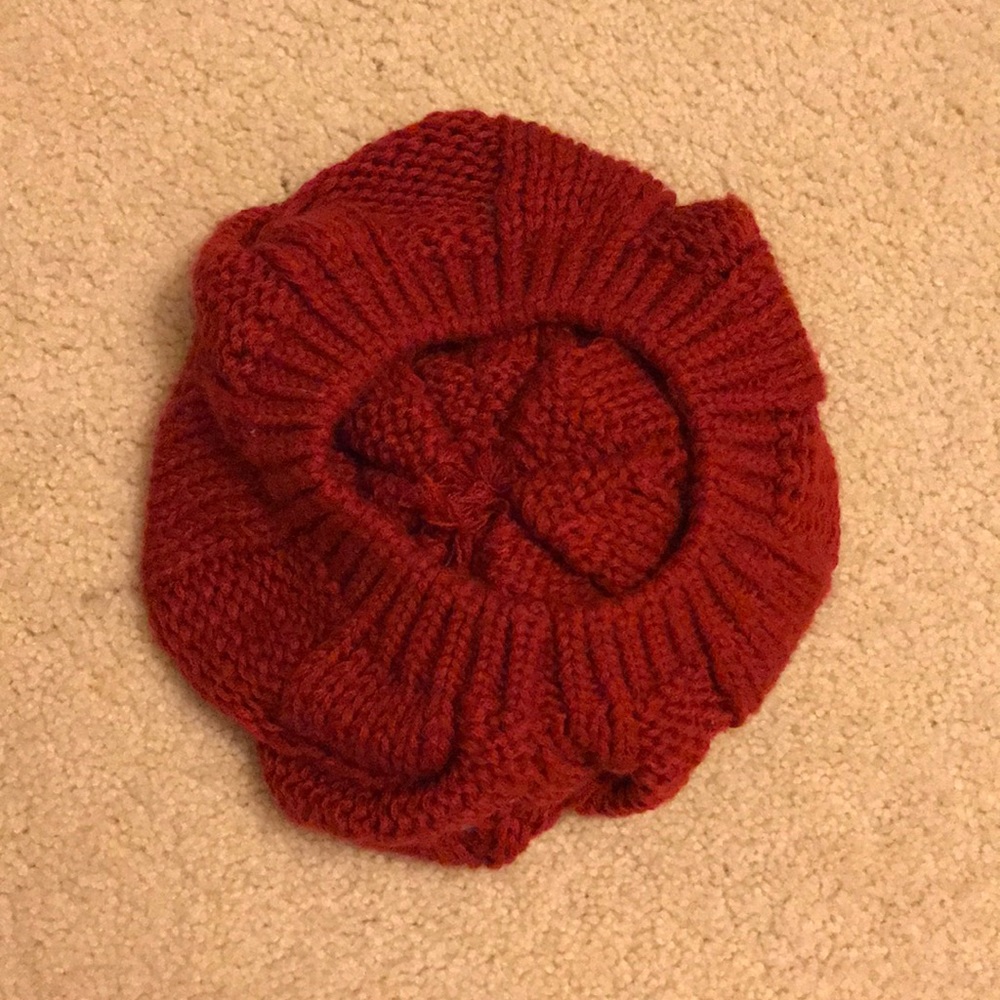 Red beanie - Picture 4 of 4